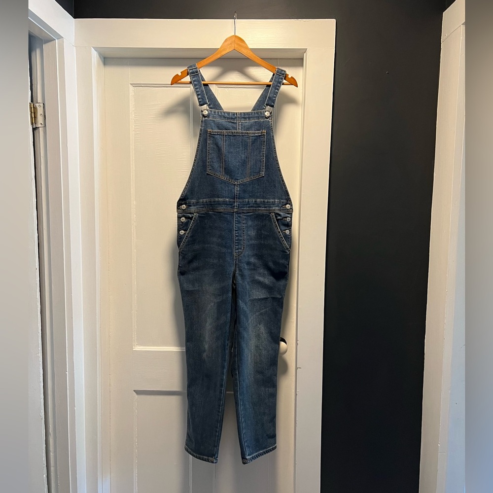 Women’s Old Navy warm denim overalls!! Lined! Sz 12